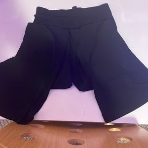 black flair leggings